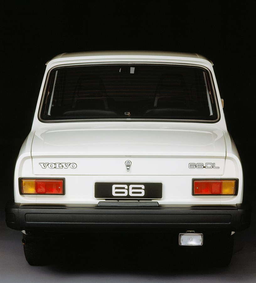 66 DL, 1980