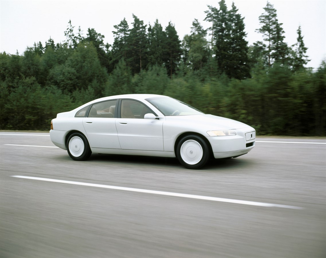 ECC (Environmental Concept Car), 1992, The ECC was Volvo´s third study for a green car of the future. It was built almost entirely of recyclsble materials and had a hybrid powertrain with a gas turbine and a electric motor. It could be run on practically