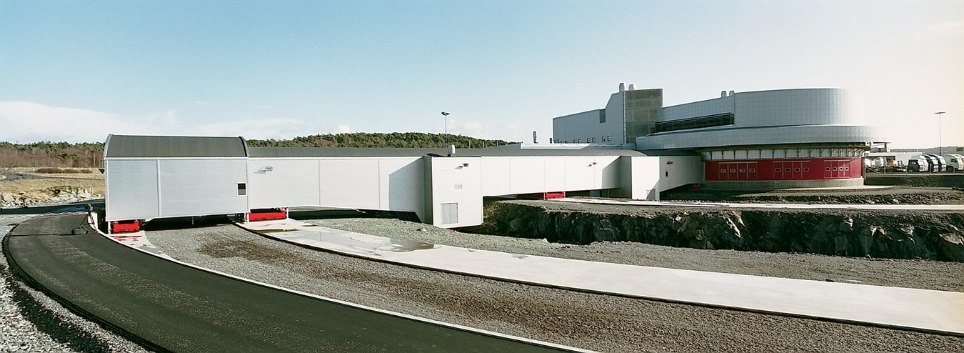 Centro Volvo Cars per la sicurezza, laboratorio collisioni, binario di prova mobile