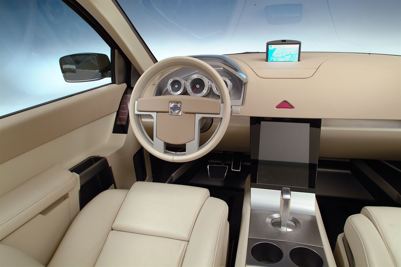 Volvo ACC Adventure Concept Car), 2001, Interior, The ACC was first shown at the Geneva Motor Show about two years before Volvo SUV, the XC90, came onto the market, No secret was made of the fact, that this was a taste of things to come