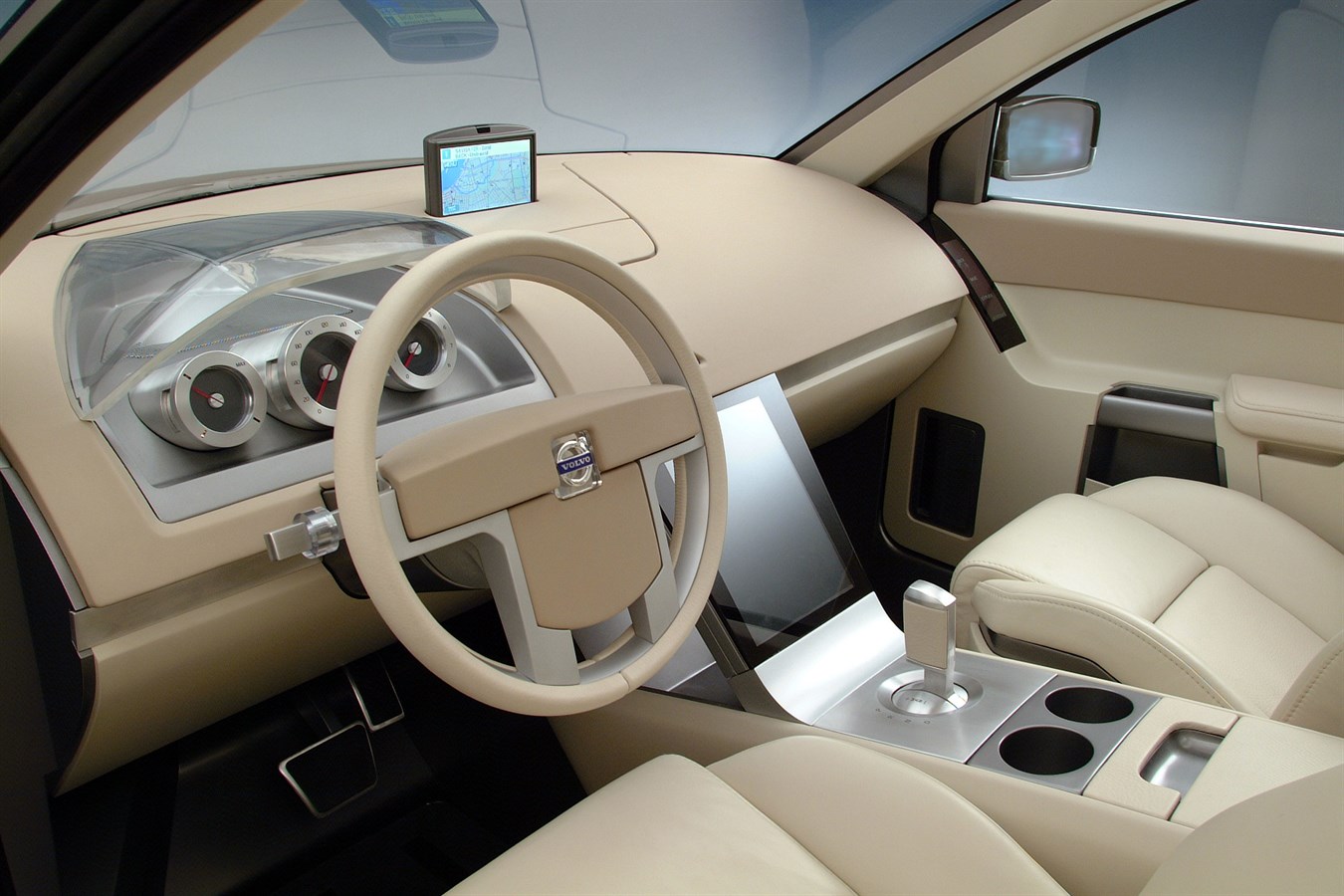 Volvo ACC Adventure Concept Car), 2001, Interior, The ACC was first shown at the Geneva Motor Show about two years before Volvo SUV, the XC90, came onto the market, No secret was made of the fact, that this was a taste of things to come