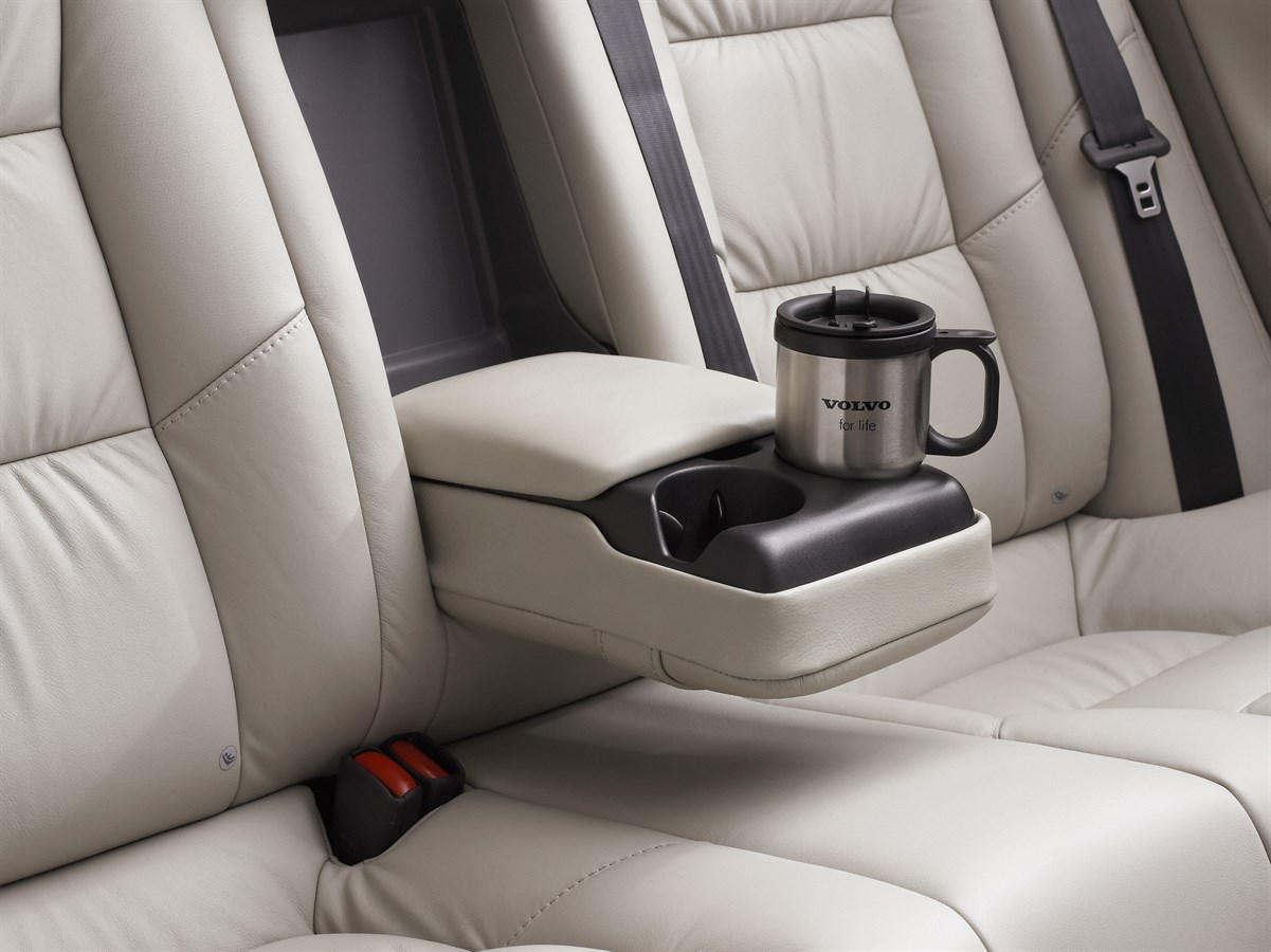 S60, Rear middle armrest with cupholders