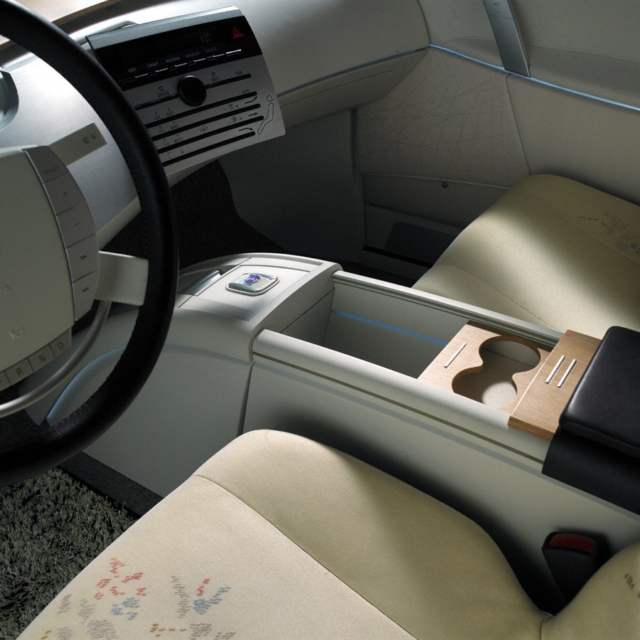 Volvo YCC (Your Concept Car), 2004, Centre console storageThe first car to be developed by an all-female project team, the YCC has undoubtedly attract more attention than any other Volvo concept car. The scope of its world tour reflects the level of inter