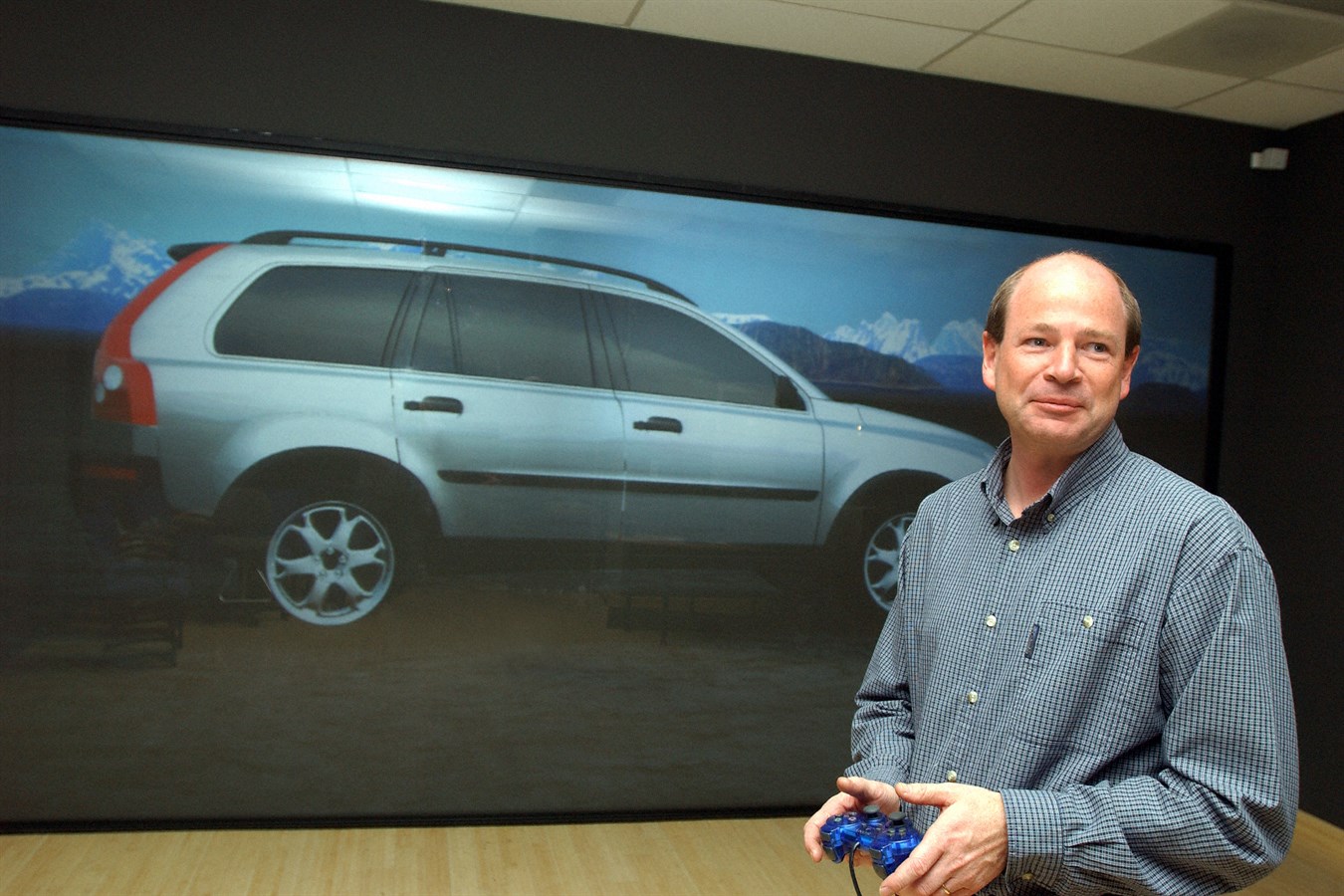Bengt Johansson presso il centro di monitoraggio Volvo VMCC di Camarillo, in California