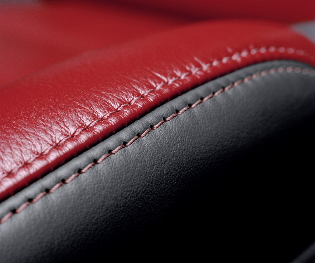 Inscription S60/V70, Vermilion Red/Offblack Inscription Soft Leather (DH7F)