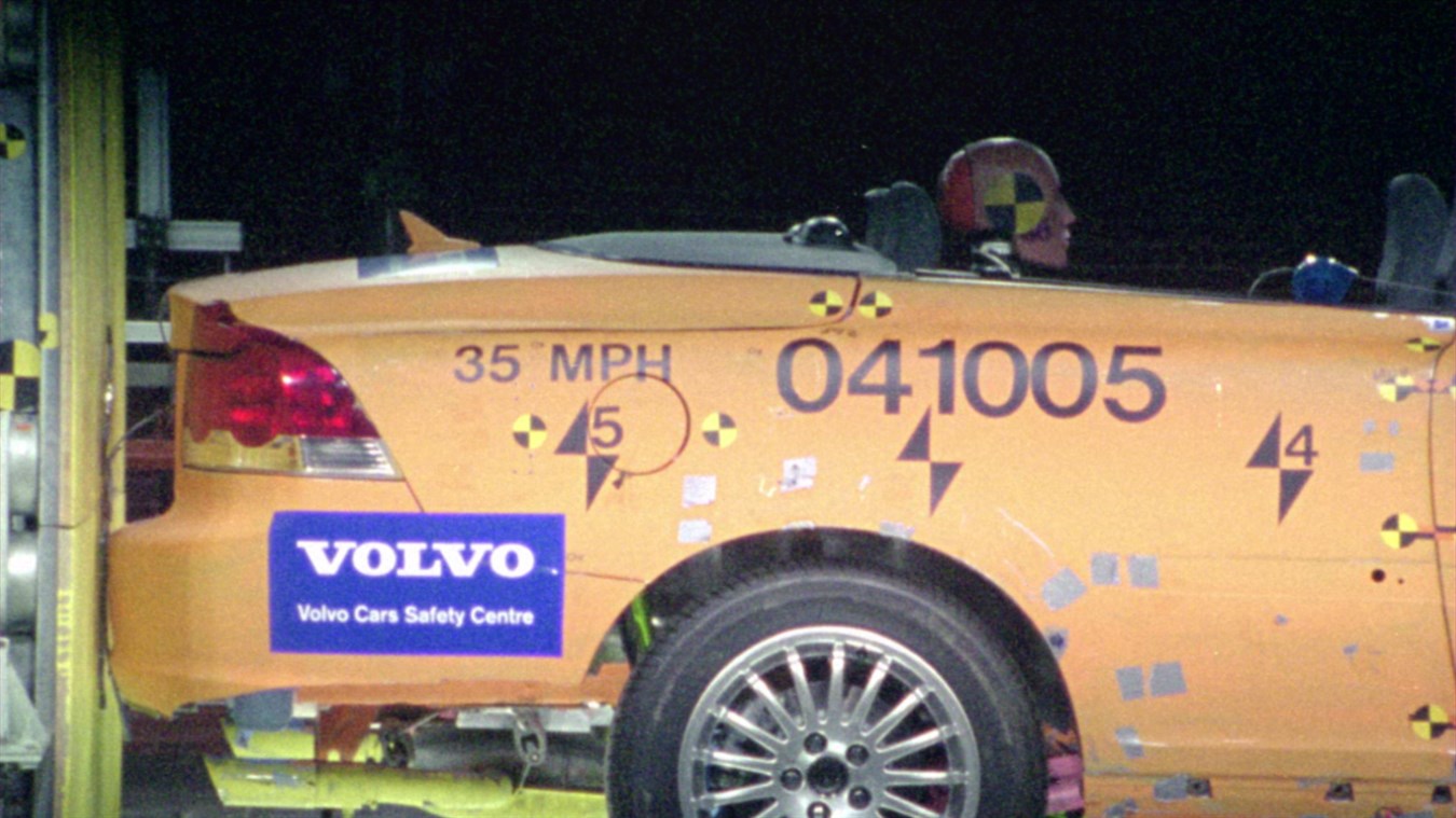 Volvo C70, prova di collisione con impatto posteriore