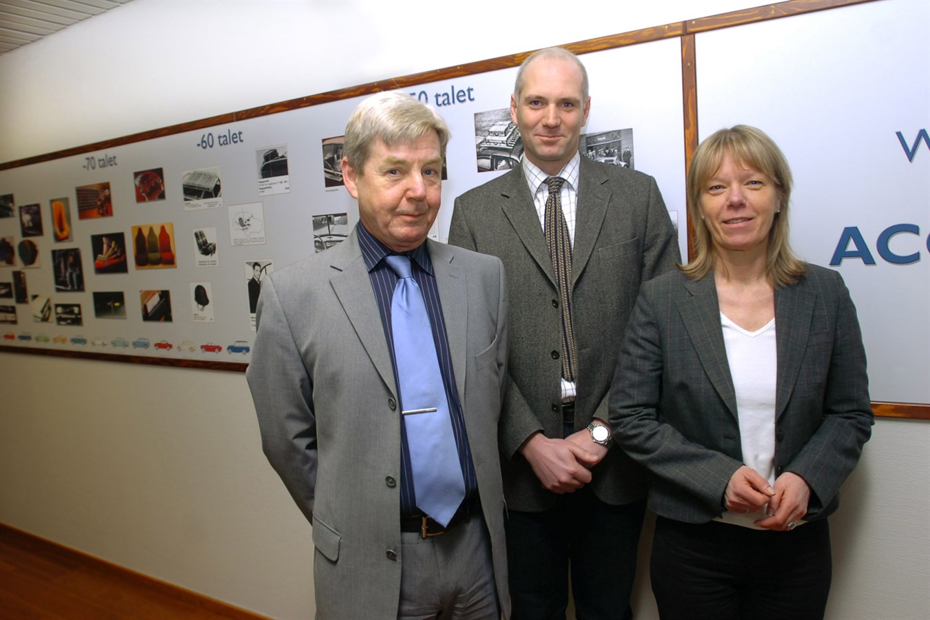 Ragnhild Koch, caporeparto, e Peter Andersson (al centro), responsabile di prodotto, si occupano dello sviluppo dei prodotti, mentre Lasse Sandström della loro commercializzazione.