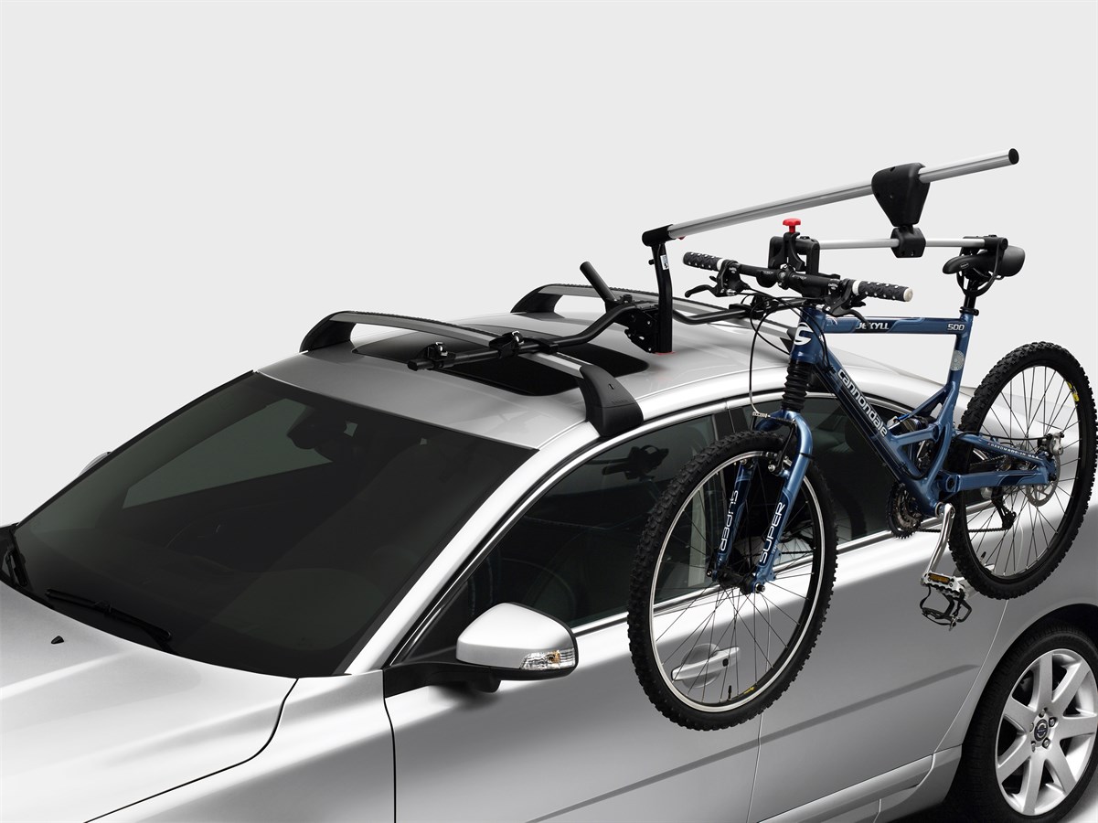 Un accessorio intelligente studiato per sollevare articoli come le biciclette sui portabagagli montati sul tetto.