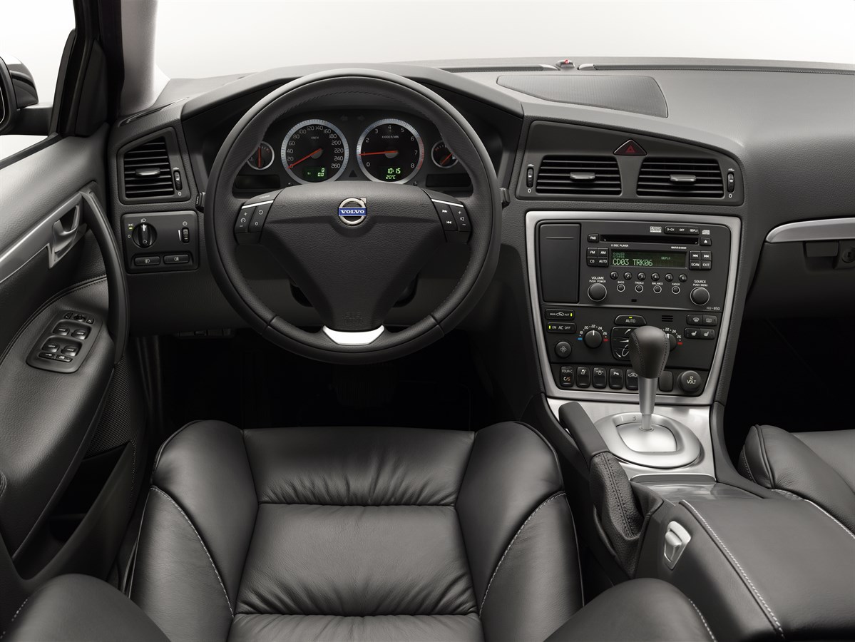 Volvo S60, interior