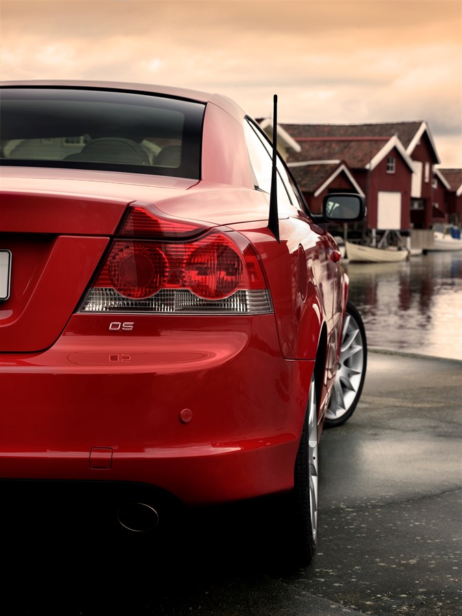 All-new Volvo C70, Passion Red, Rear Emblem D5
