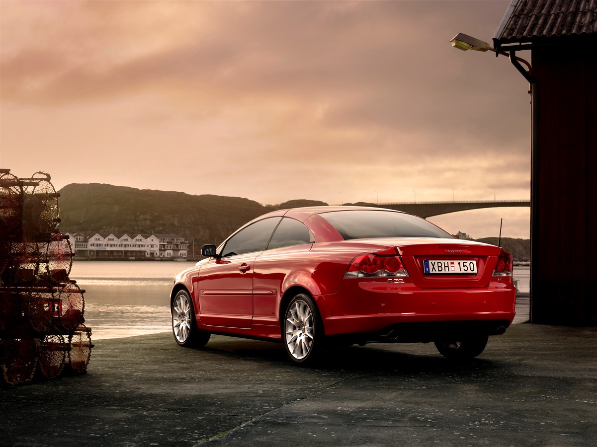 All-new Volvo C70, Passion Red, Side Rear, Cupé