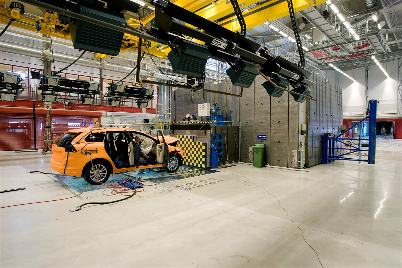 Centro Volvo Cars per la sicurezza, prova di collisione su una vettura XC60