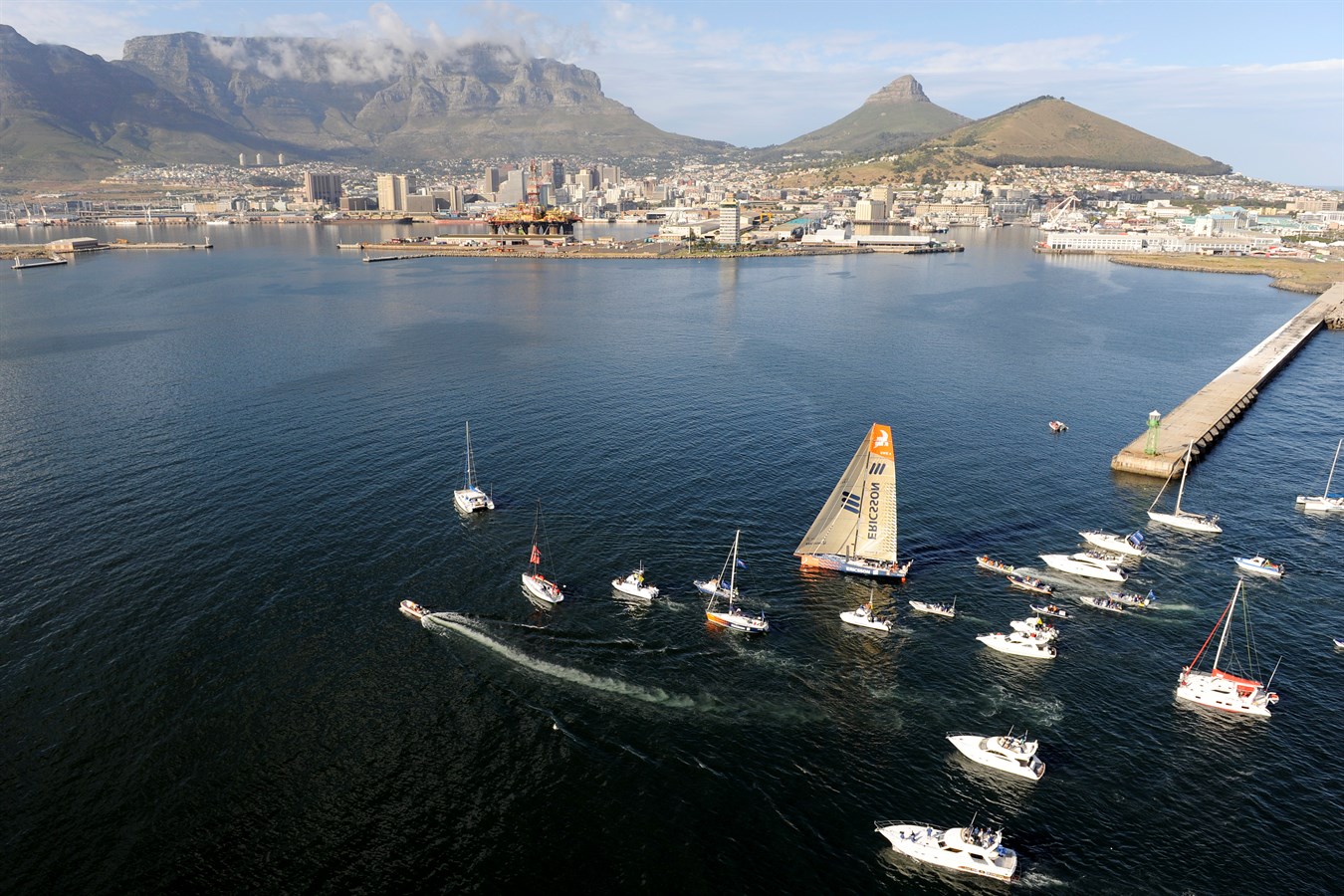 Ericsson 4 wins leg one of the Volvo Ocean Race into Cape Town, 2 November 2008