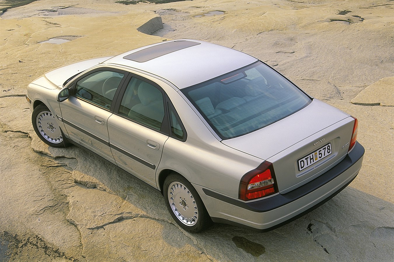 Historical Volvo S80, 1998