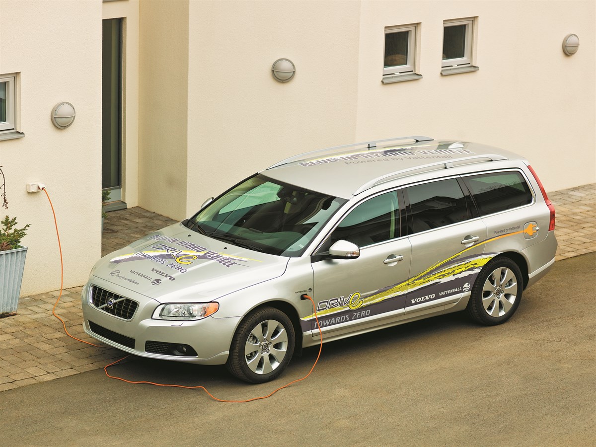 Home charging of the Volvo V70 Plug-in hybrid demonstration car.