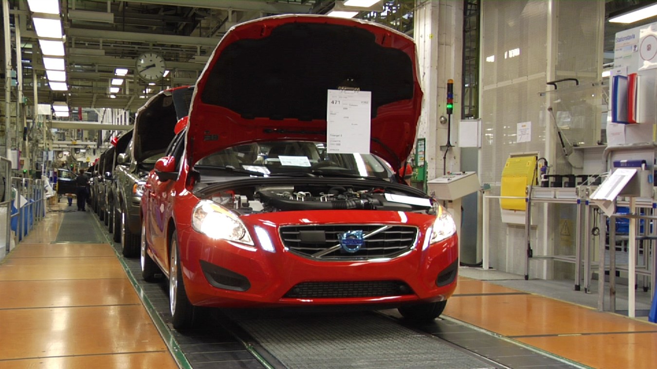 The production of the new V60 started 2010 in the Torslanda plant (Video Still)