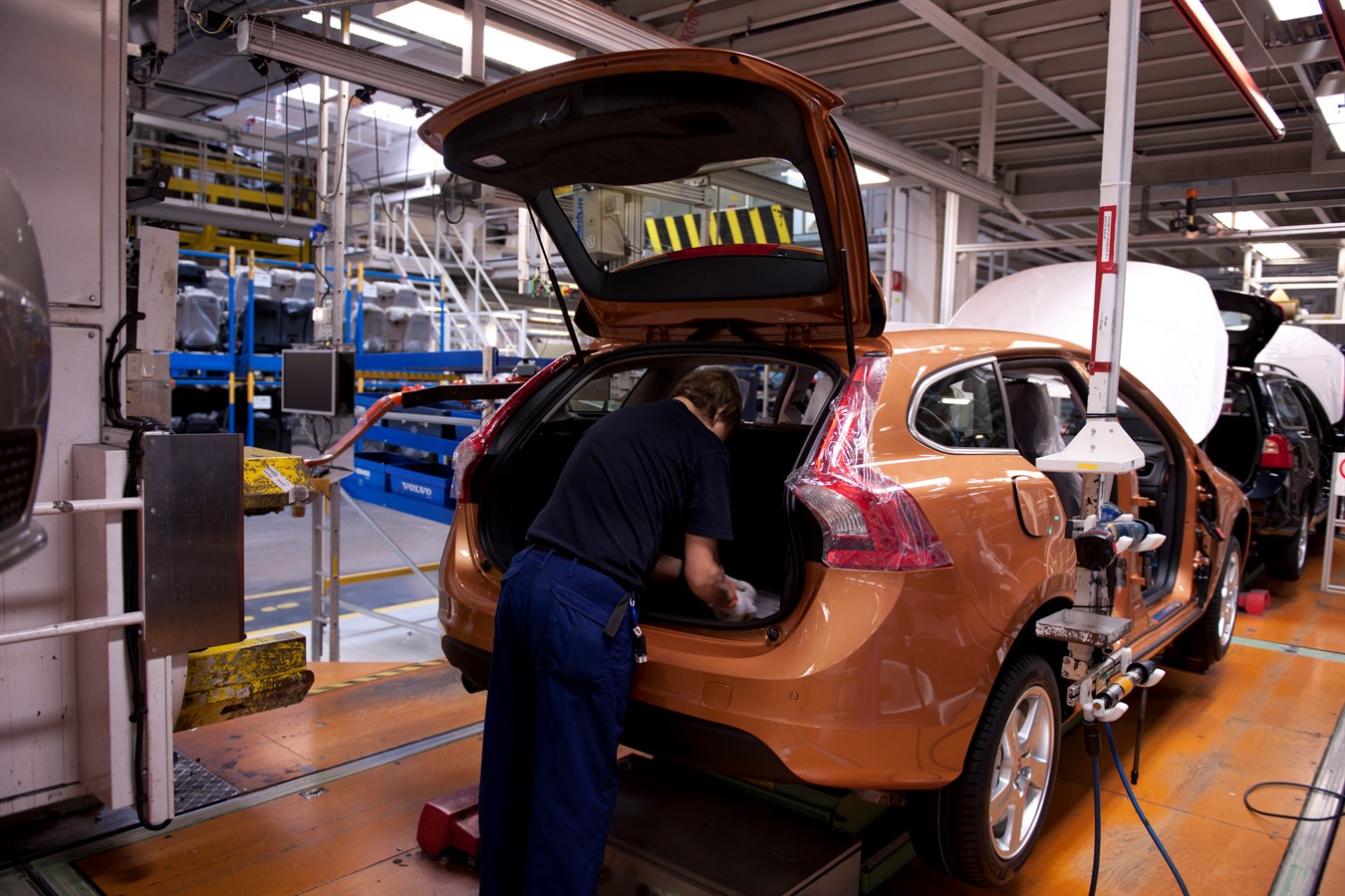 The production of the new V60 started 2010 in the Torslanda plant.