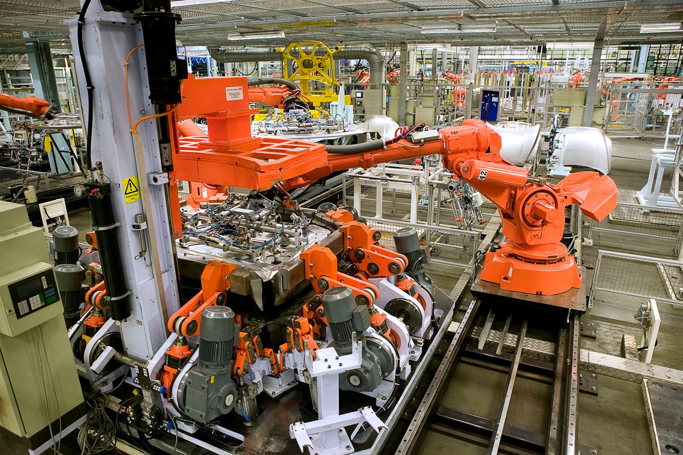 Production of bodies produced at Olofström in the 2000s, robots working with final assembling