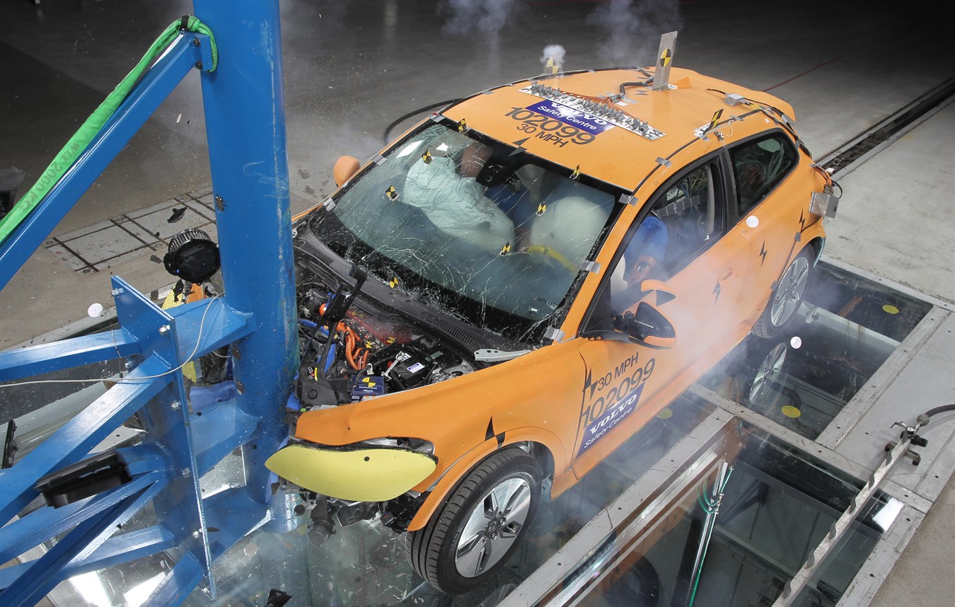 Volvo C30 DRIVe Electric - Crash Test
