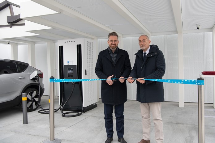 Elettrificazione Volvo e stazioni di ricarica ultrafast Powerstop - Matteo Lepore e Michele Crisci