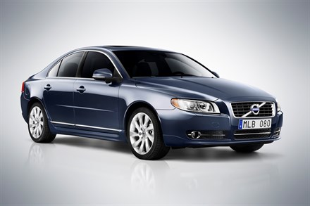 NEW TECHNOLOGY, MORE POWER AND IMPROVED FUEL EFFICIENCY FEATURE IN UPGRADED VOLVO V70, XC70 AND S80 MODELS