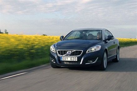 Volvo C70, model year 2012, driving footage (1:11)