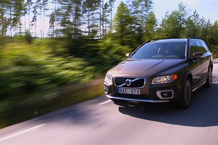 Volvo XC70, model year 2012, driving footage (2:10)