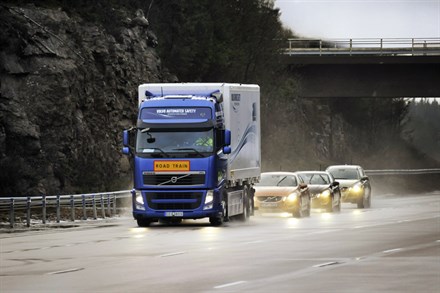 Volvo Personvagnar deltar i framgångsrika försök med fordonståg – SARTRE-projektet går in i slutfasen