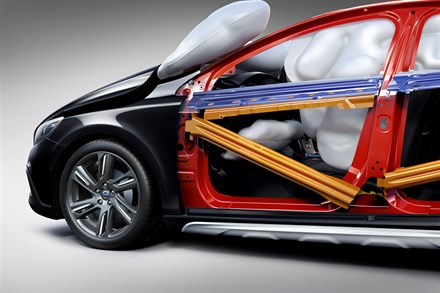Airbag al 25 jaar van levensbelang : Volvo gaat voorop in ontwikkeling airbag