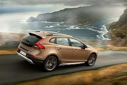 Volvo Car Corporation launches V40 Cross Country: Capable and expressive all-roader