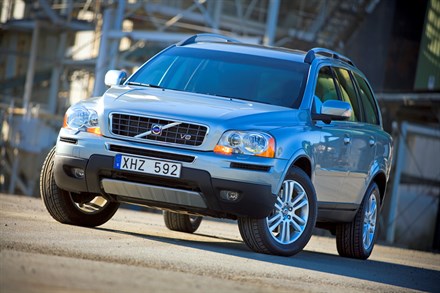 Insurance Institute for Highway Safety Acknowledges Three Volvo Models As "Top Safety Picks"