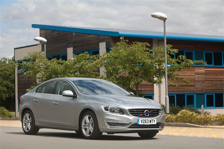 VOLVO S60 AND V60 WIN BEST PREMIUM CAR OF THE YEAR AT THE PRESTIGIOUS FLEET NEWS AWARDS