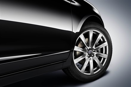 Volvo Cars presenta i lussuosi allestimenti del Model Year 2015