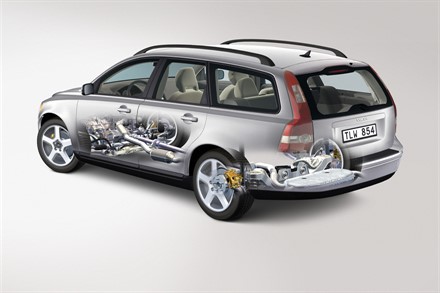 New Volvo V50 - Sportswagon with sporty turbodiesel and AWD