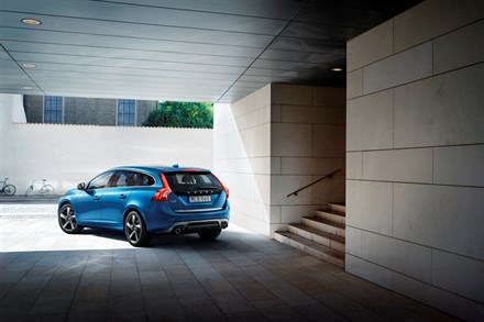 The new Volvo V60 Plug-in Hybrid with R-Design: the perfect package of efficiency and dynamics