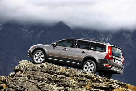 THE ALL NEW VOLVO XC70 - CAPABLE, SPORTY AND READY FOR ADVENTURE