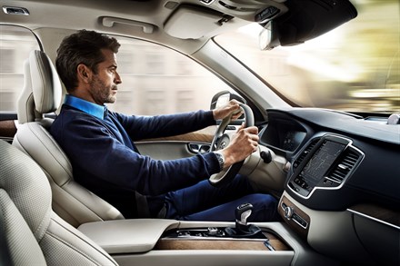 Volvo Cars расширяет функционал комплекса систем безопасности IntelliSafe для ранее произведённых автомобилей