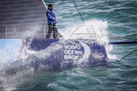Volvo Ocean Race 2014/2015: Sieben Teams stellen sich dem größten Segel-Abenteuer