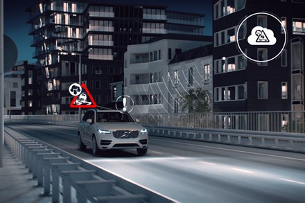 Il programma di Volvo Cars per le auto con connessione in Rete offre una visione pionieristica di sicurezza e comodità