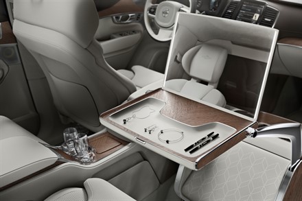 Volvo XC90 Excellence Lounge Console animation 1
