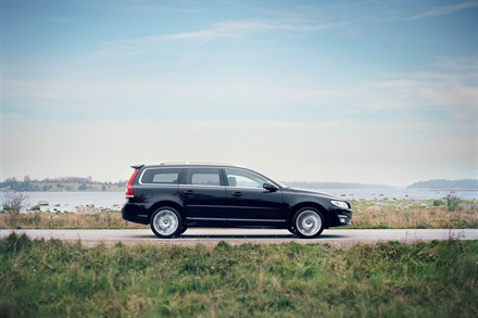 Ny kampanj från Volvo Cars hyllar Sommarsverige