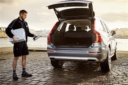In-car Delivery Service von Volvo: ihre Weihnachtspakete werden direkt ins Auto geliefert