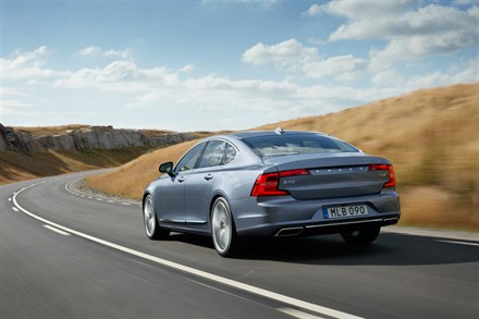 Volvo Cars forecasts record sales for 2016