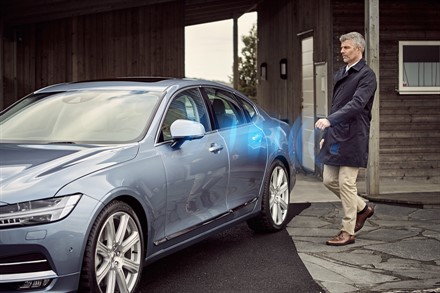 Volvo Cars Tests Replacing Keys with Smart Phone App