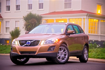 Volvo XC60 Receives Top Safety Honors from NHTSA and IIHS