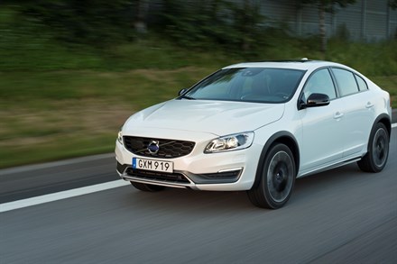 Volvo S60 Cross Country, model year 2016, driving footage