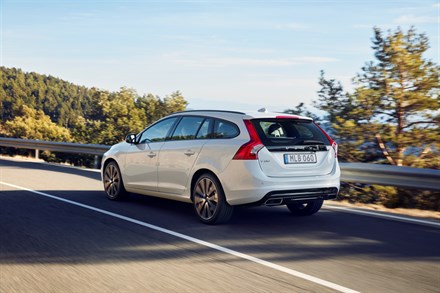 I modelli S60 e V60 Edition di Volvo Cars aggiungono contenuti di design al piacere di guida