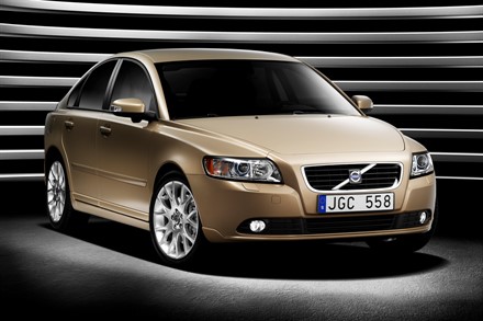 The new Volvo S40  - more dynamic looks and liberated storage space