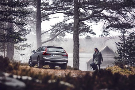 New Volvo V90 Cross Country Driving Footage 
