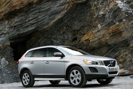 VOLVO XC60 DRIVe DRIVES DOWN RUNNING COSTS FOR COMPANY CAR DRIVERS